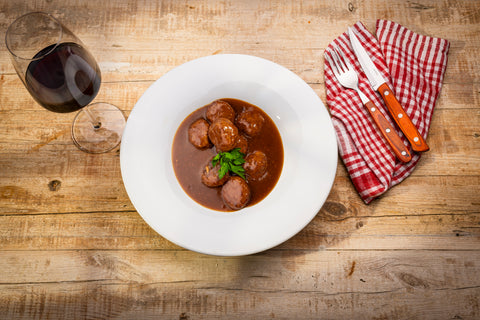 Köttbullar in feiner Sauce