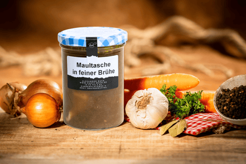 Maultasche in feiner Brühe